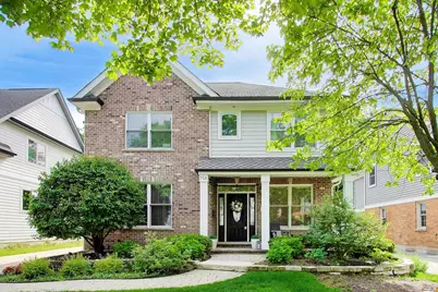 713 N Beverly Lane, Arlington Heights, IL 60004 - Photo 1