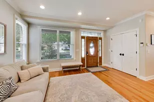 713 N Beverly Ln, Arlington Heights, IL 60004 - Photo 5