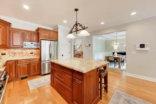 713 N Beverly Ln, Arlington Heights, IL 60004 - Photo 9