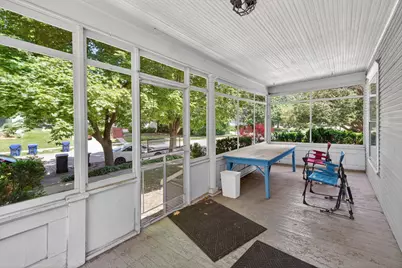 226 W Locust Street, Dekalb, IL 60115 - Photo 7