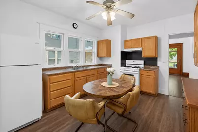 226 W Locust Street, Dekalb, IL 60115 - Photo 13