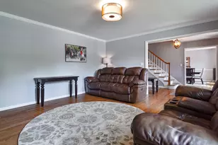 1129 Tamarack Ln, Libertyville, IL 60048 - Photo 5
