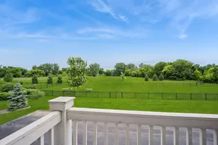 3824 Honeysuckle Ln, Elgin, IL 60124 - Photo 9