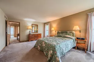 1046 E Amberwood Circle, Naperville, IL 60563 - Photo 17