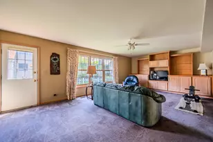 1046 E Amberwood Circle, Naperville, IL 60563 - Photo 11