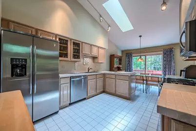 1046 E Amberwood Circle, Naperville, IL 60563 - Photo 7