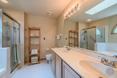 1046 E Amberwood Circle, Naperville, IL 60563 - Photo 19