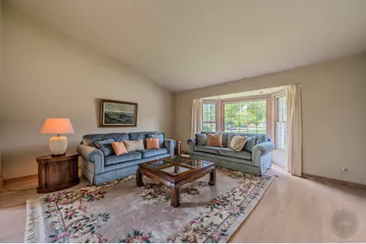 1046 E Amberwood Circle, Naperville, IL 60563 - Photo 3