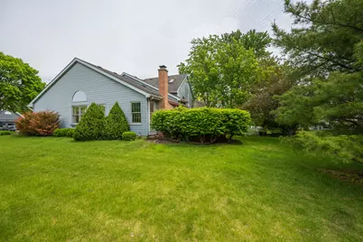 1046 E Amberwood Circle, Naperville, IL 60563 - Photo 29