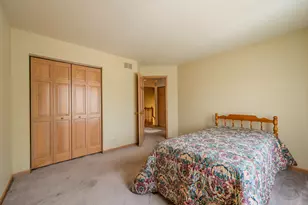 1046 E Amberwood Circle, Naperville, IL 60563 - Photo 21