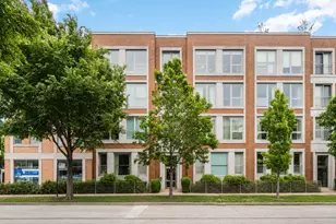 2755 N Lakewood Ave, Chicago, IL 60614 - Photo 1