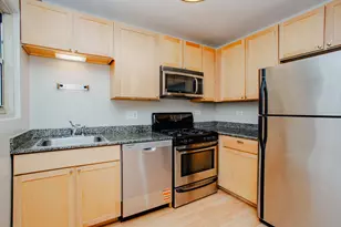 7521 N Damen Ave, Chicago, IL 60645 - Photo 3