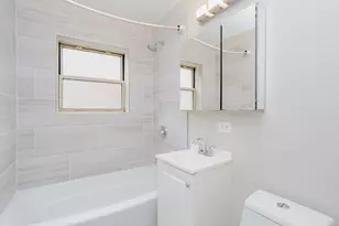 7521 N Damen Ave, Chicago, IL 60645 - Photo 9
