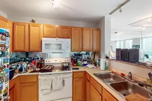 345 N LaSalle St, Chicago, IL 60654 - Photo 17