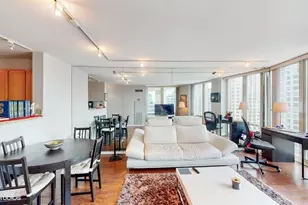 345 N LaSalle St, Chicago, IL 60654 - Photo 9
