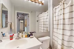 345 N LaSalle St, Chicago, IL 60654 - Photo 25