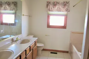 3690 Baybrook Dr, Aurora, IL 60504 - Photo 7