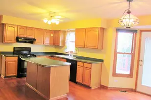 3690 Baybrook Dr, Aurora, IL 60504 - Photo 3
