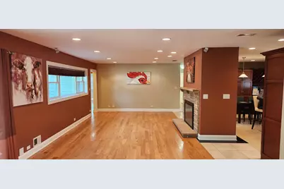 160 S Spring Oaks Drive, Wood Dale, IL 60191 - Photo 5