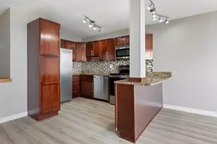 655 W Irving Park Rd, Chicago, IL 60613 - Photo 5