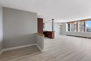 655 W Irving Park Rd, Chicago, IL 60613 - Photo 7