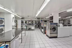 655 W Irving Park Rd, Chicago, IL 60613 - Photo 15