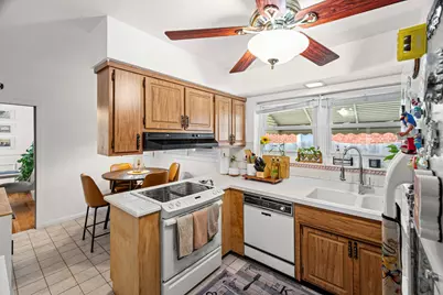 7946 Lotus Avenue, Morton Grove, IL 60053 - Photo 9