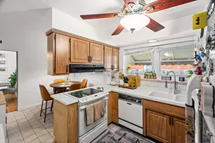 7946 Lotus Ave, Morton Grove, IL 60053 - Photo 9