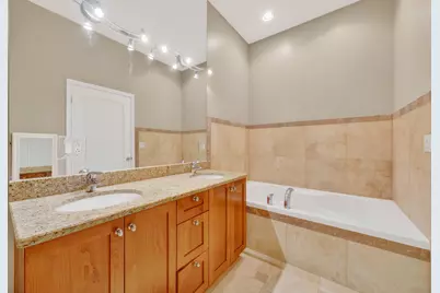2245 W North Avenue #202, Chicago, IL 60647 - Photo 17