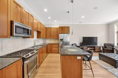 2245 W North Avenue #202, Chicago, IL 60647 - Photo 5