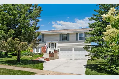 1140 Rosedale Lane, Hoffman Estates, IL 60169 - Photo 1