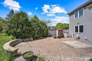 45 Briargate Cir, Sugar Grove, IL 60554 - Photo 27