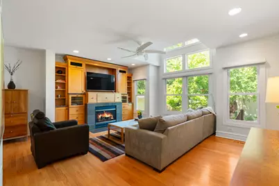 [Address not provided], Evanston, IL 60201 - Photo 17