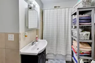 1910 S Leavitt St, Chicago, IL 60608 - Photo 17