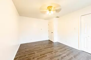 2722 Larkspur Ln, Hazel Crest, IL 60429 - Photo 7