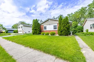 2722 Larkspur Ln, Hazel Crest, IL 60429 - Photo 1