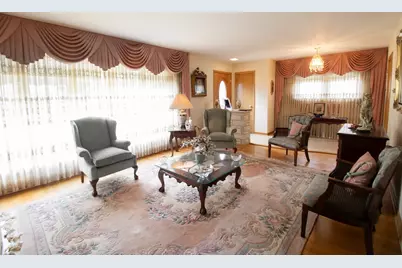 8662 N Merrill Street, Niles, IL 60714 - Photo 7