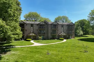 811 S Dwyer Ave, Arlington Heights, IL 60005 - Photo 3