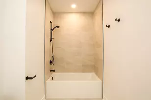 1001 N Milwaukee Ave, Chicago, IL 60642 - Photo 9