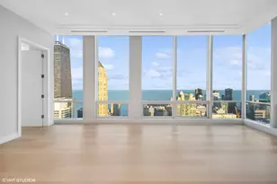 14 W Superior St, Chicago, IL 60654 - Photo 3
