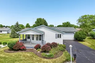 335 Belmont Ct, Grayslake, IL 60030 - Photo 1
