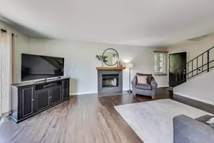 7044 Yorkshire Dr, Woodridge, IL 60517 - Photo 13