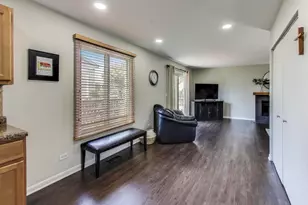 7044 Yorkshire Dr, Woodridge, IL 60517 - Photo 11