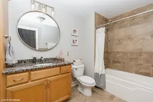 17200 Oak Park Ave, Tinley Park, IL 60477 - Photo 9
