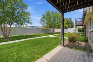 330 N Carter St, Palatine, IL 60067 - Photo 19