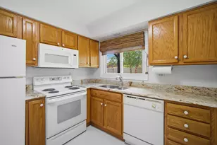 330 N Carter St, Palatine, IL 60067 - Photo 7