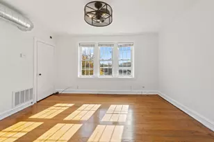 3050 W Cornelia St, Chicago, IL 60618 - Photo 5