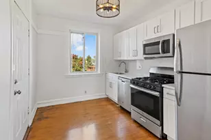 3050 W Cornelia St, Chicago, IL 60618 - Photo 3