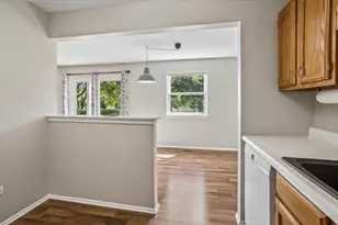 33 Ashburn Ct, Schaumburg, IL 60193 - Photo 11