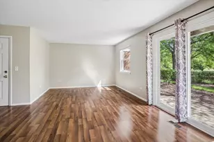 33 Ashburn Ct, Schaumburg, IL 60193 - Photo 5